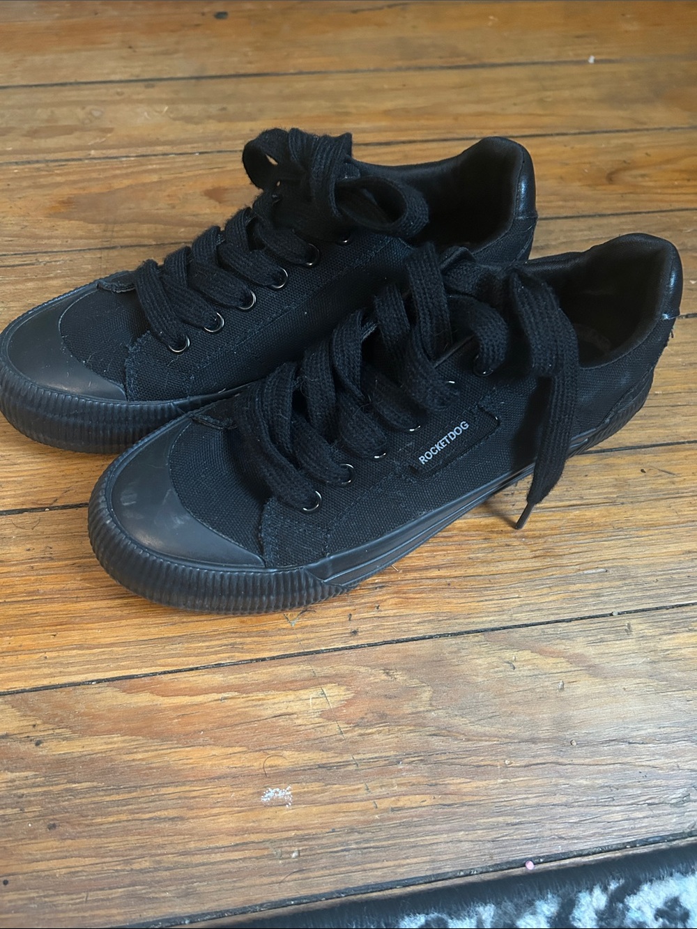 Rocket Dog Black Canvas Low-Top Sneakers